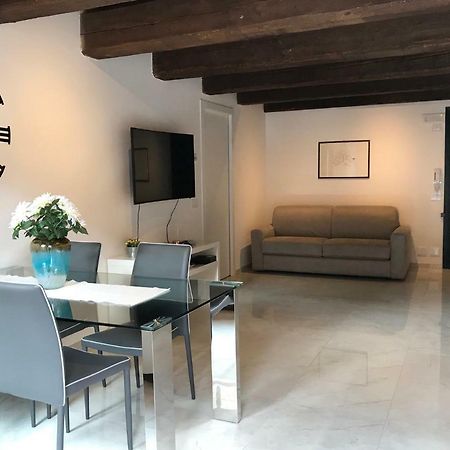 Moderno Affaccio Su Via Mazzini Διαμέρισμα Φεράρα Εξωτερικό φωτογραφία