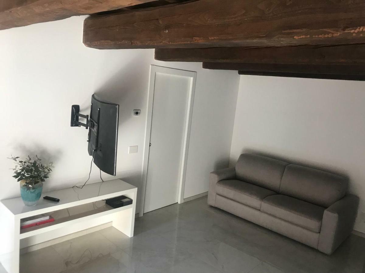 Moderno Affaccio Su Via Mazzini Διαμέρισμα Φεράρα Εξωτερικό φωτογραφία